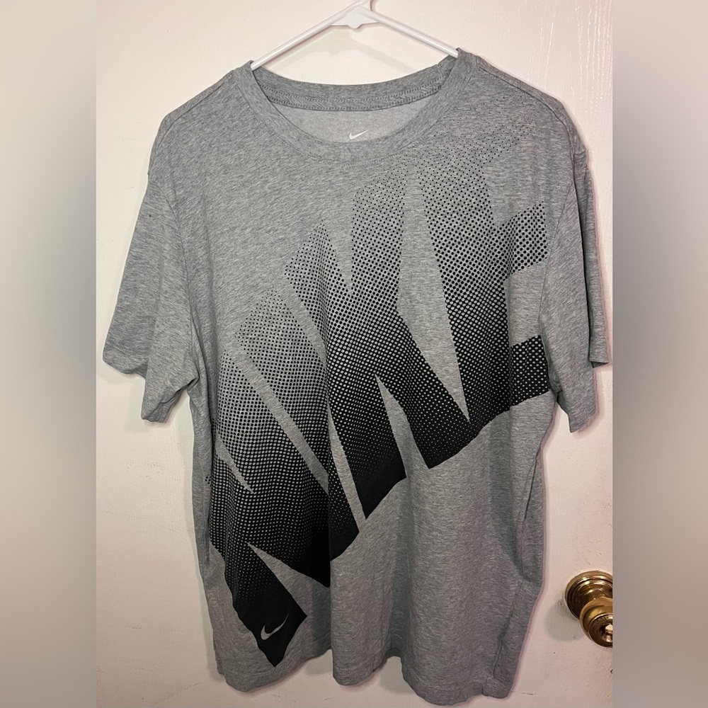 Men’s Nike Graphic Tee